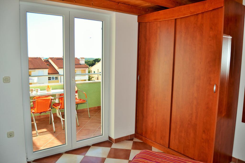 Apartments Green Village Premantura Pokoj fotografie