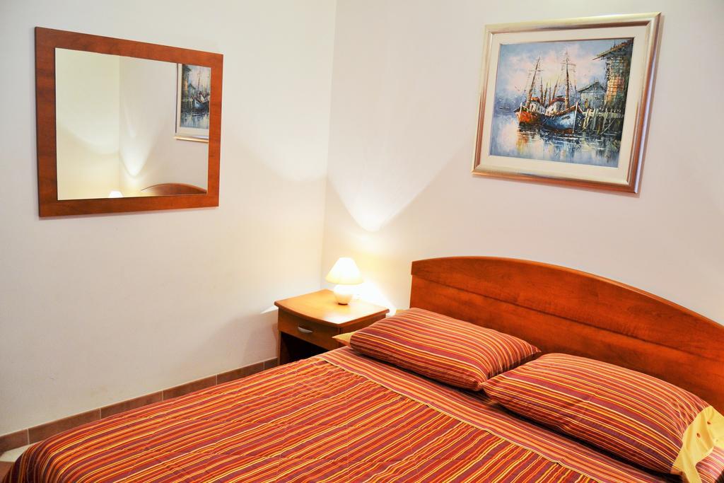Apartments Green Village Premantura Pokoj fotografie